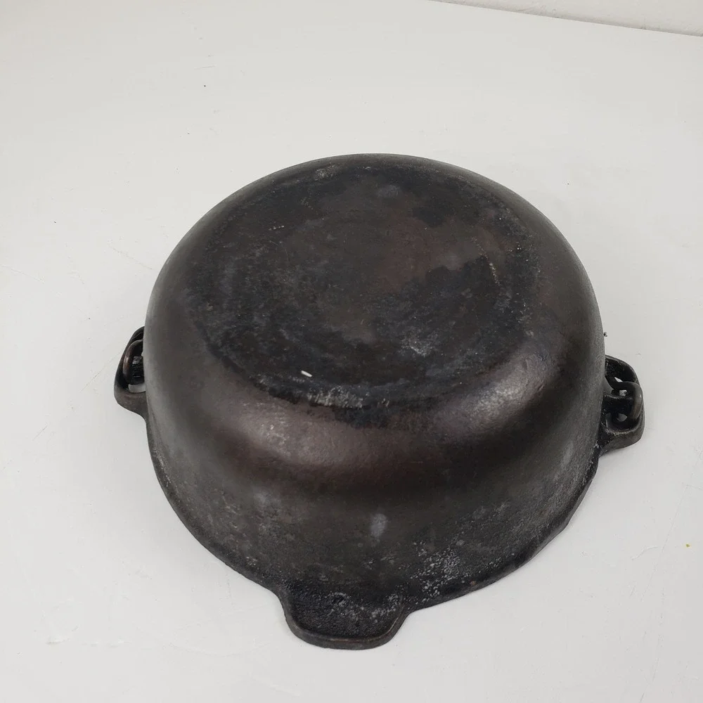 Vintage Lodge Cast Iron 2QT Dutch Oven with Bail Handle Made in USA No Lid 7.5: